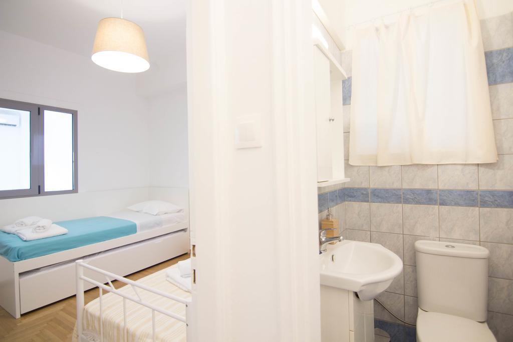Athenian Blue - Family Apt 5' Minutes From Acropolis Museum Exterior foto